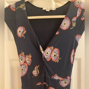 Boden midi length cap sleeve dress, size 2/x small, navy flower print.